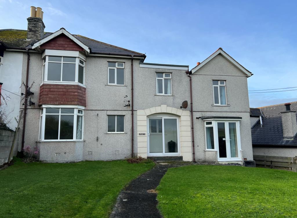 Lot: 75 - LARGE SEMI-DETACHED PROPERTY DIVIDED INTO ONE HOUSE AND THREE FLATS -
